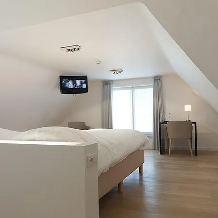 Bell Expo Hotel 3*