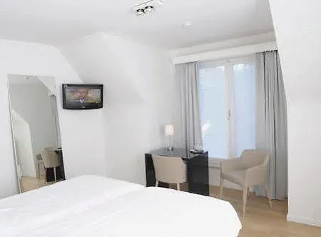 Bell Expo Hotel